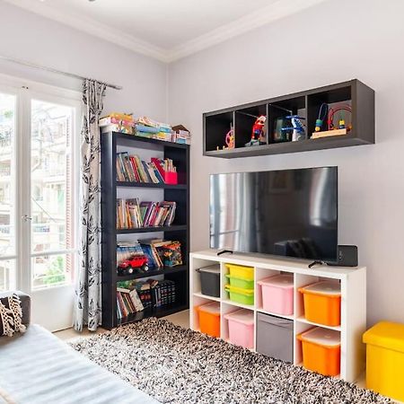 Apartment With Terrace In Piraiki Pireu Exterior foto